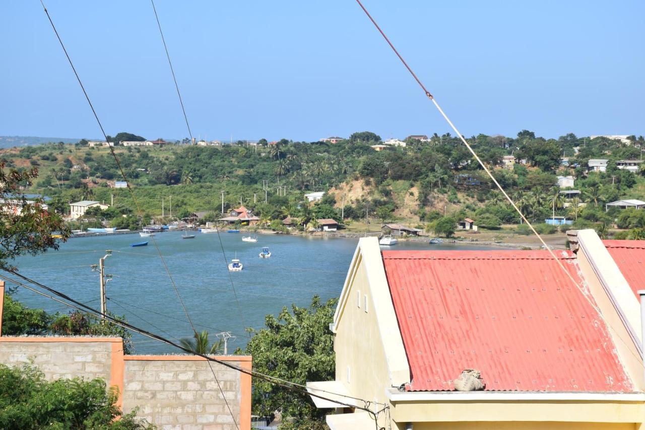 Centre Lucien Botovasoa Bed and Breakfast Antsiranana Εξωτερικό φωτογραφία